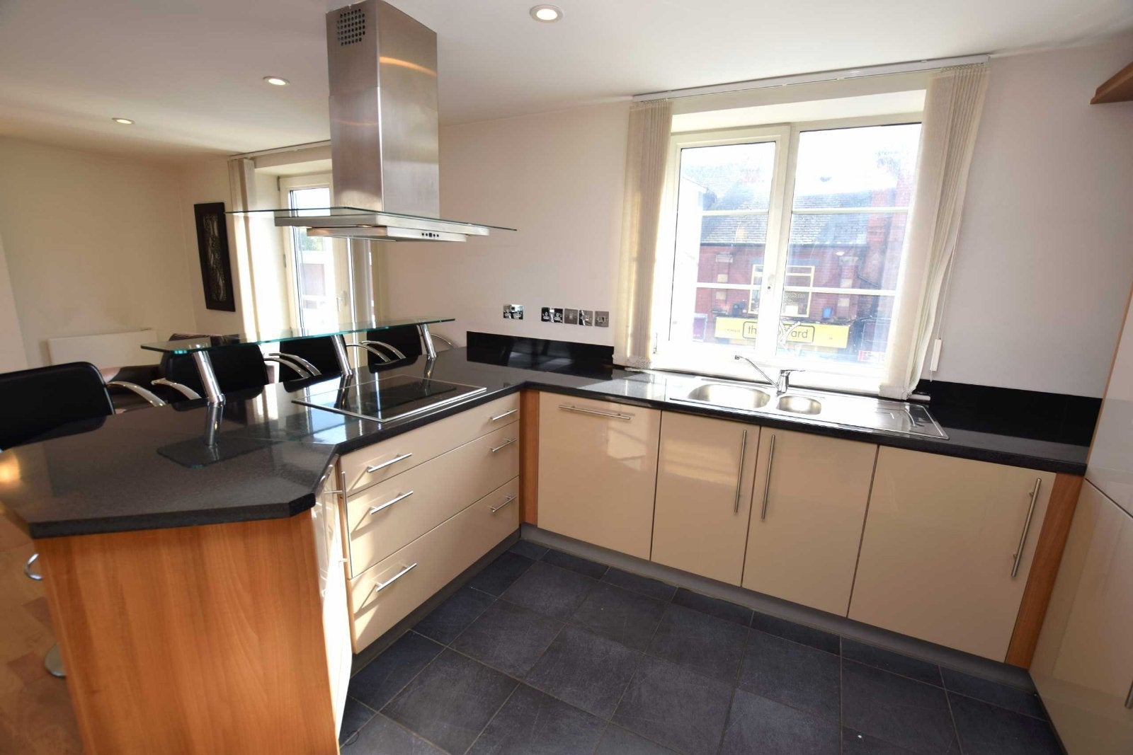 Flat Lloyd Street in Trafford