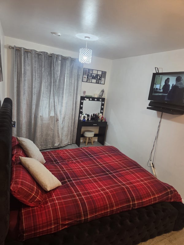 Room Mitcham Road in Greater London