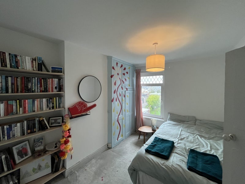 Room Coronation Road in Cardiff