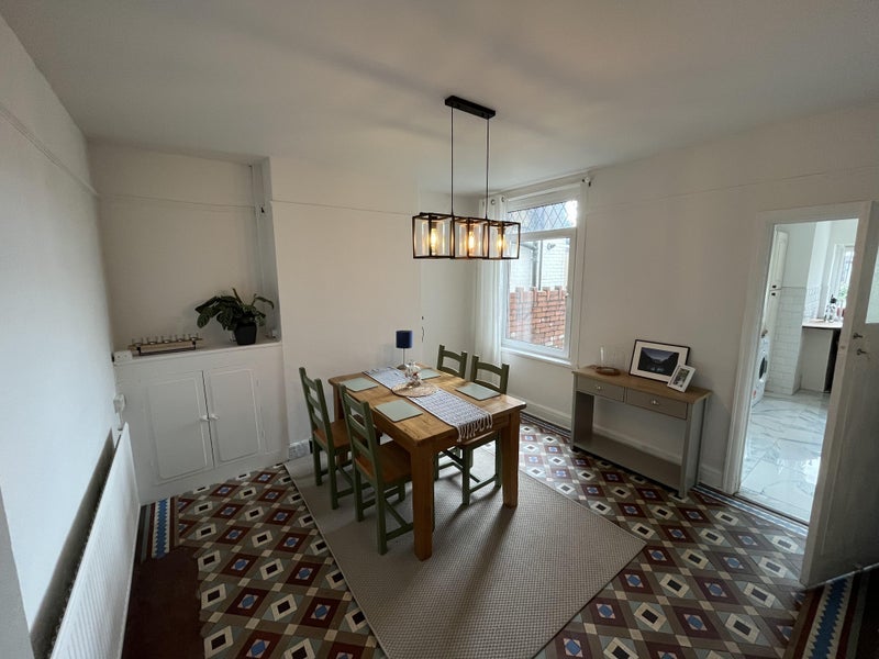 Room Coronation Road in Cardiff