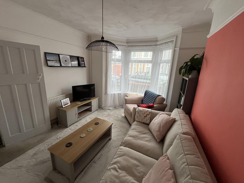 Room Coronation Road in Cardiff