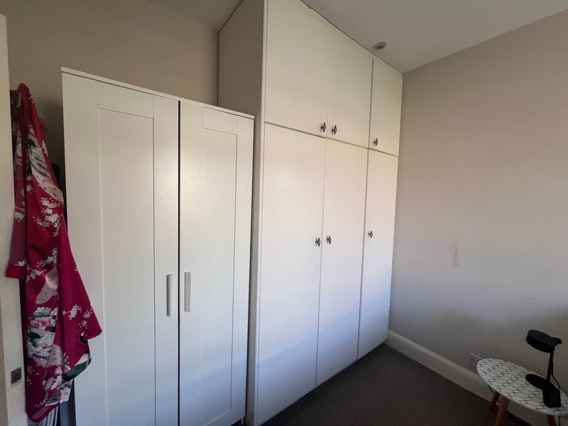 Flat Crabtree Lane in Greater London