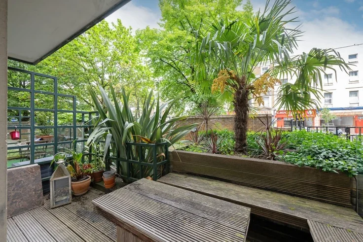 Flat Admiral Walk in City of Westminster