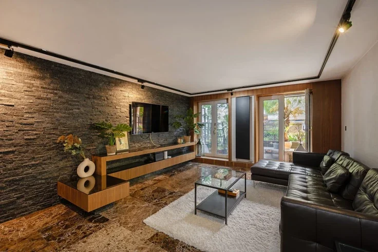 Flat Admiral Walk in City of Westminster
