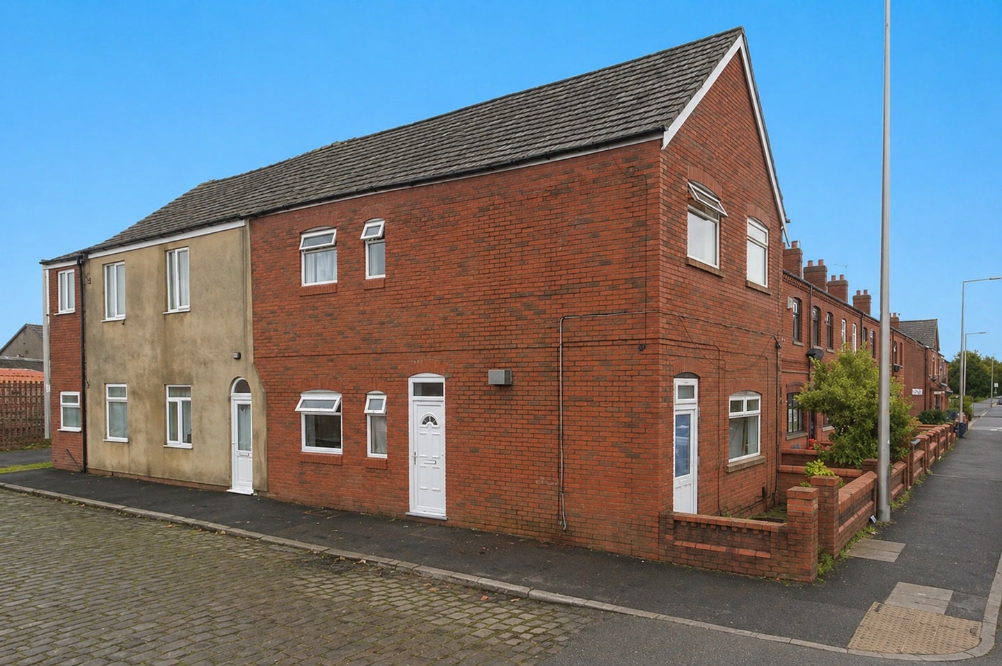 Room Clarence Street in Hindley