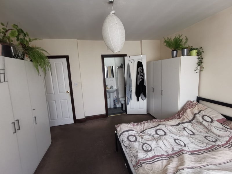 Room Princes Court in Greater London