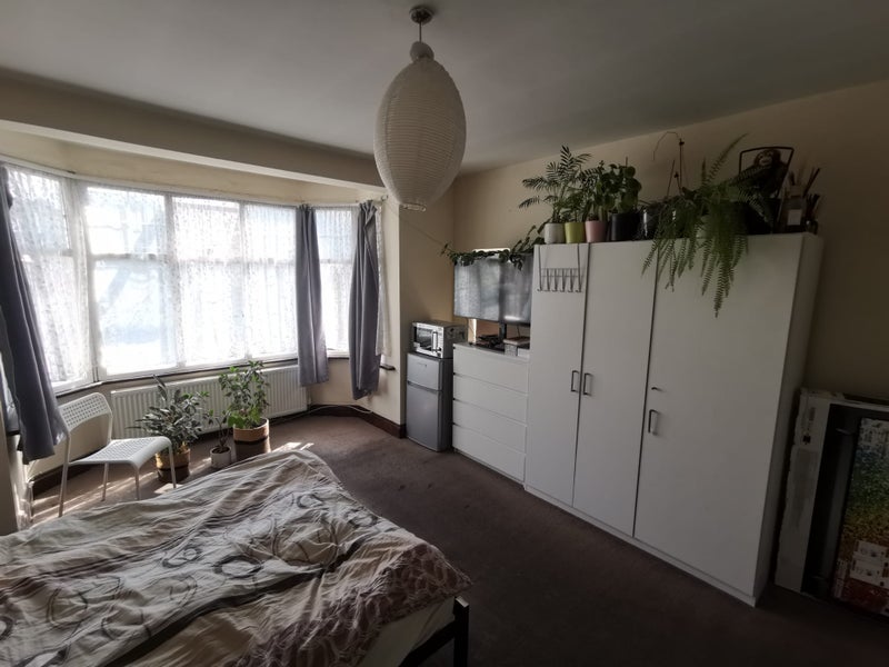 Room Princes Court in Greater London