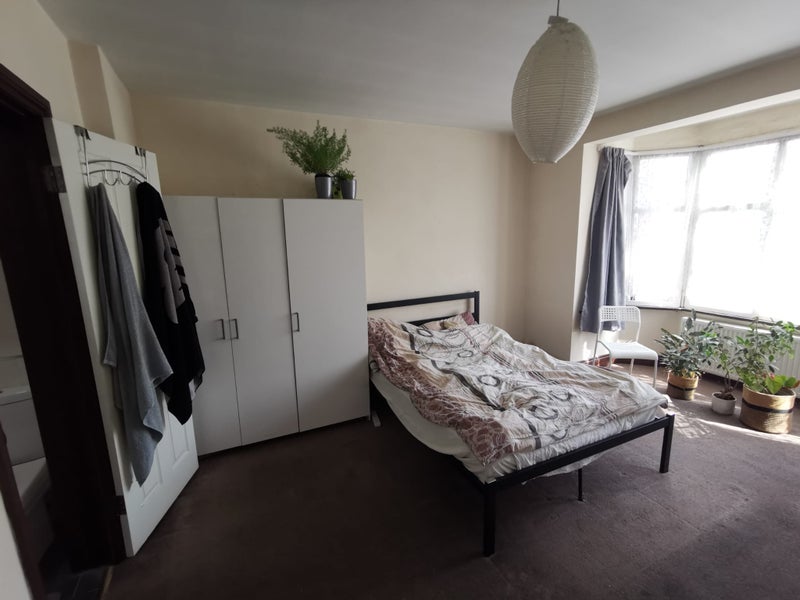 Room Princes Court in Greater London