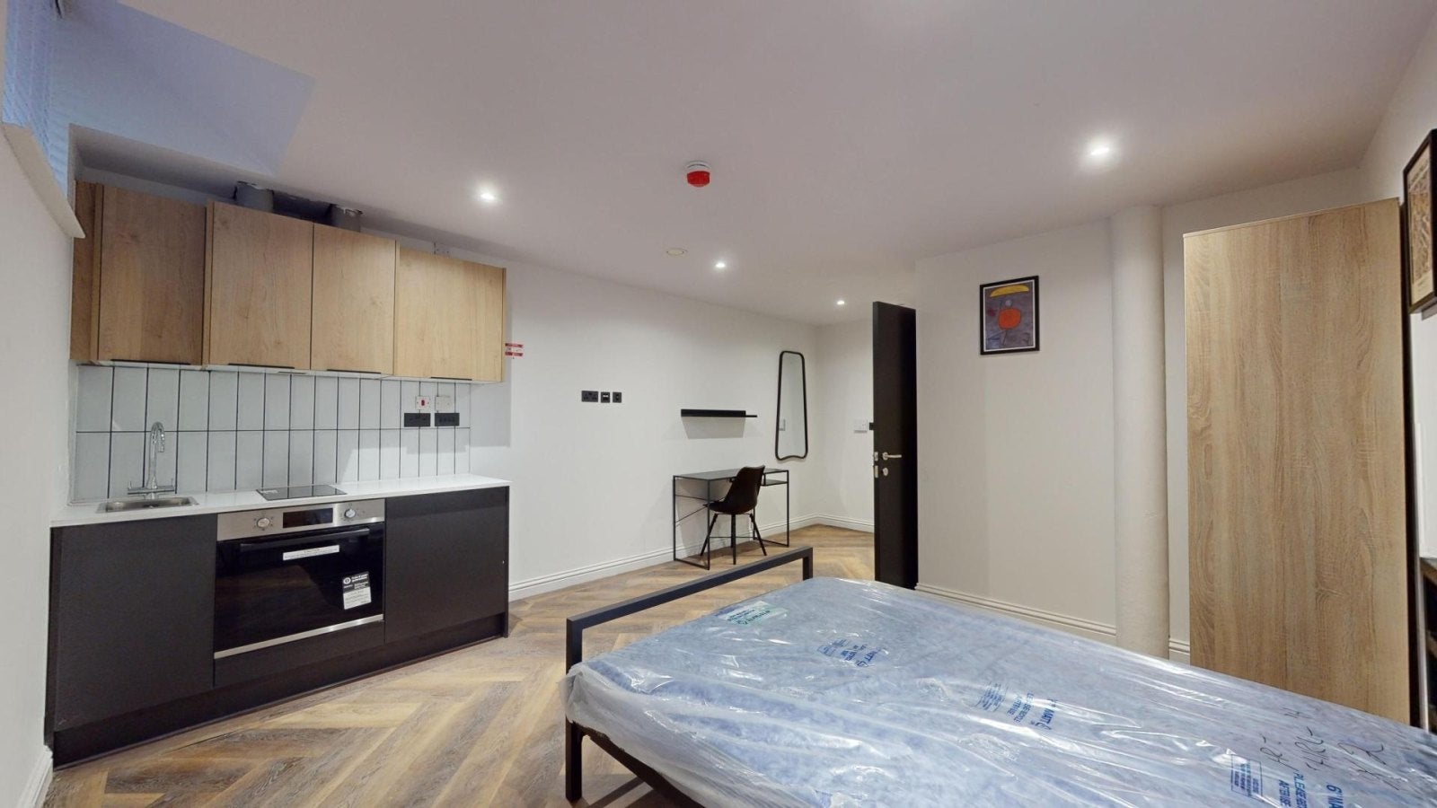 Room Thurloe Street in Manchester