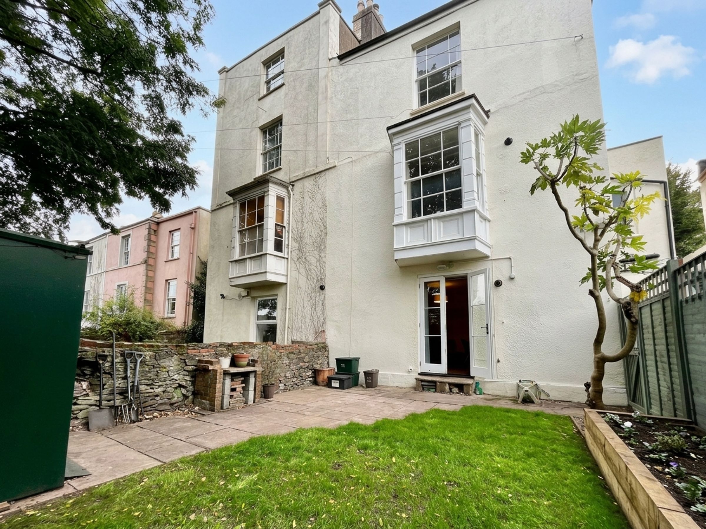 Flat Sydenham Hill in Bristol