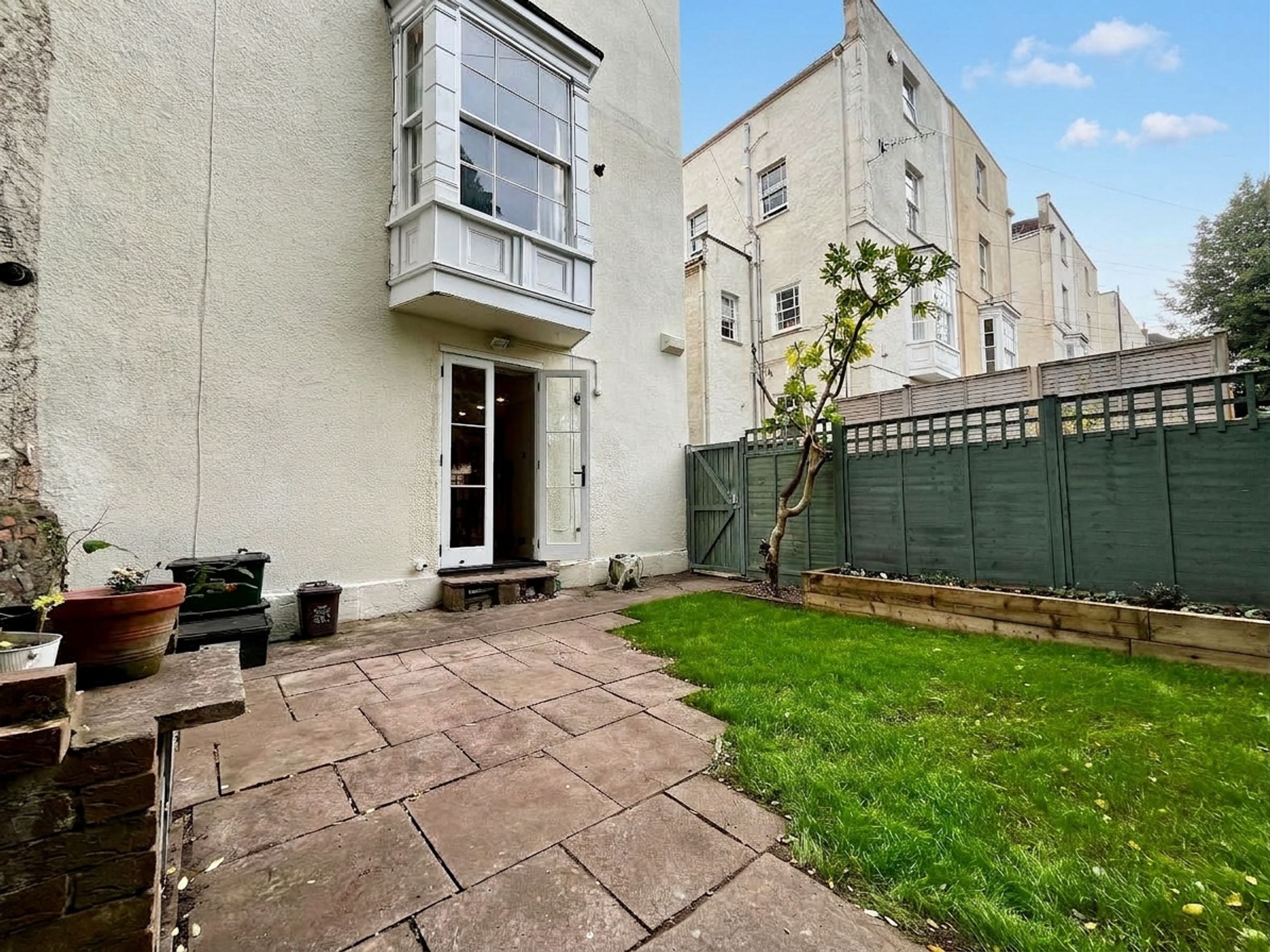 Flat Sydenham Hill in Bristol