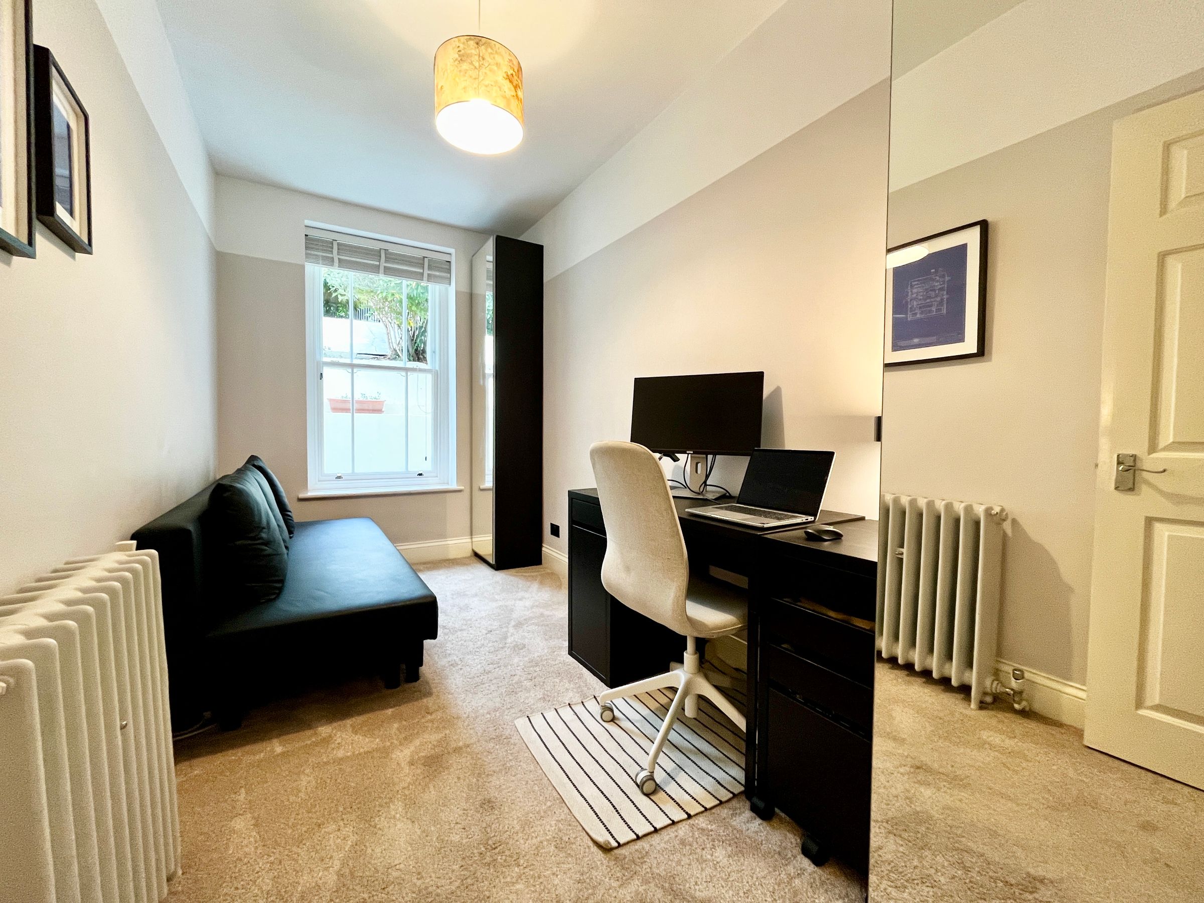 Flat Sydenham Hill in Bristol