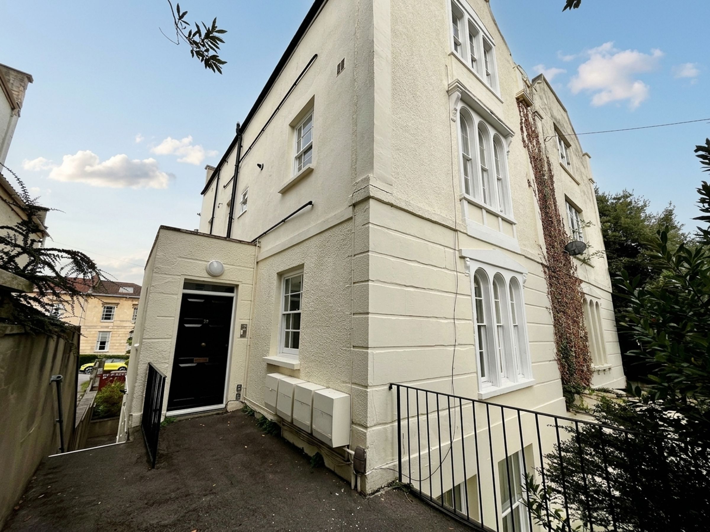 Flat Sydenham Hill in Bristol