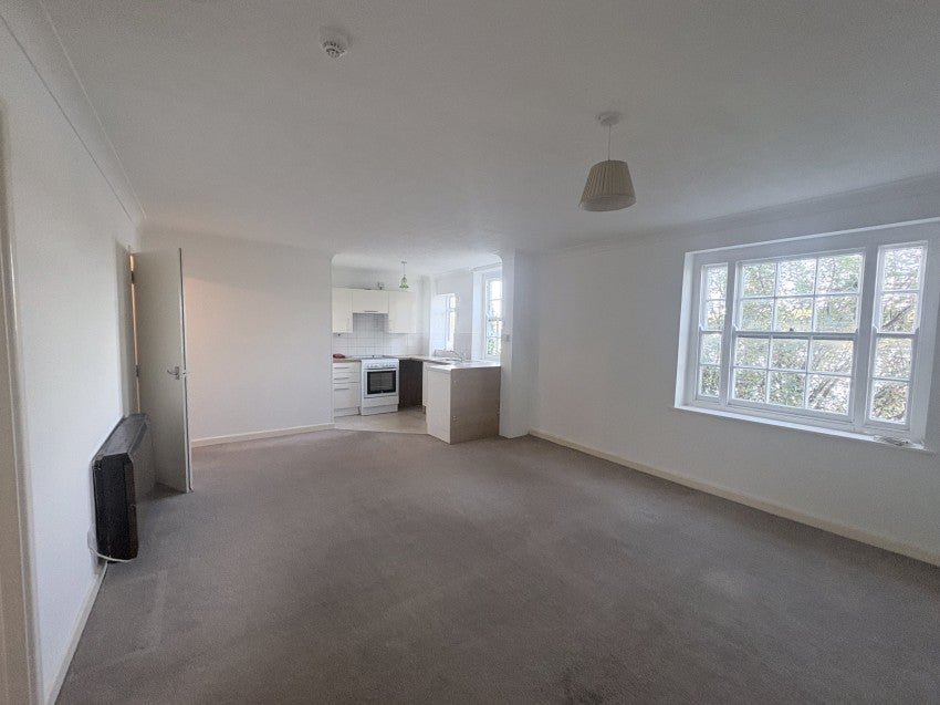 Flat Harbour Terrace in Falmouth
