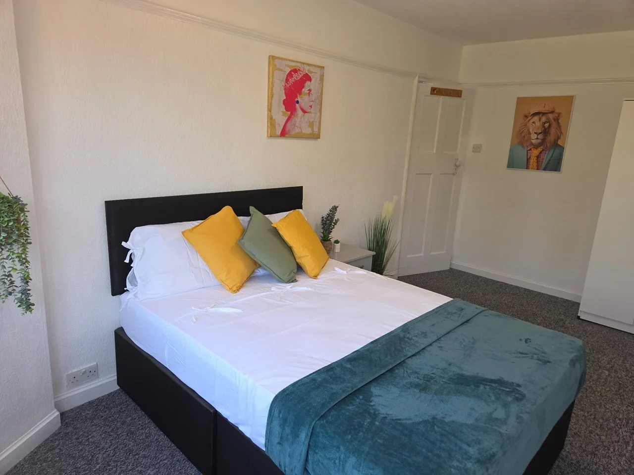 House Firs Drive in Greater London