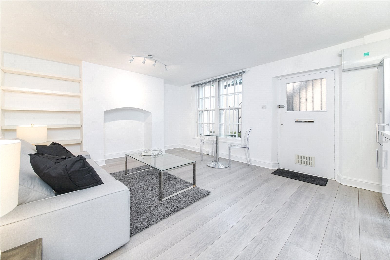 Flat Canonbury Road in Greater London