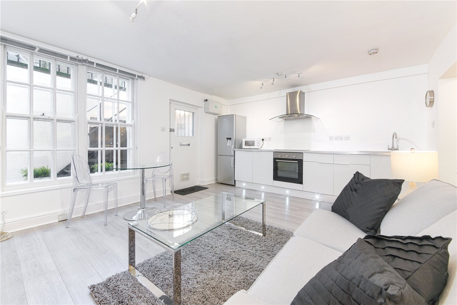 Flat Canonbury Road in Greater London