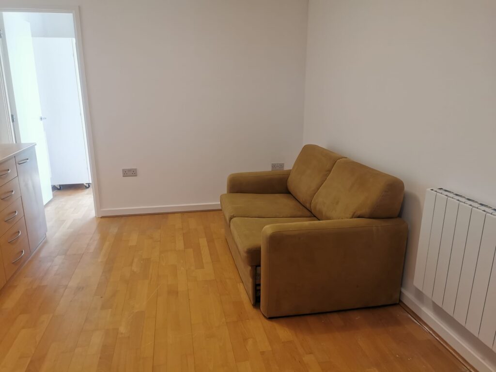 Flat Kennet Walk in Reading