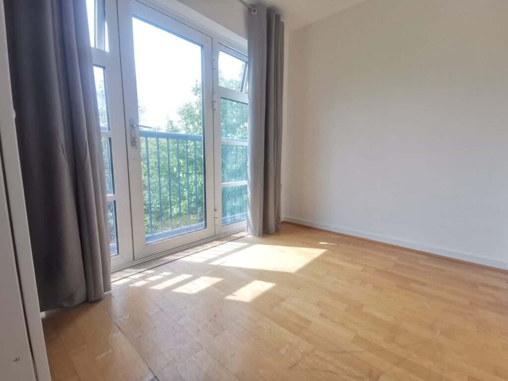 Flat Kennet Walk in Reading