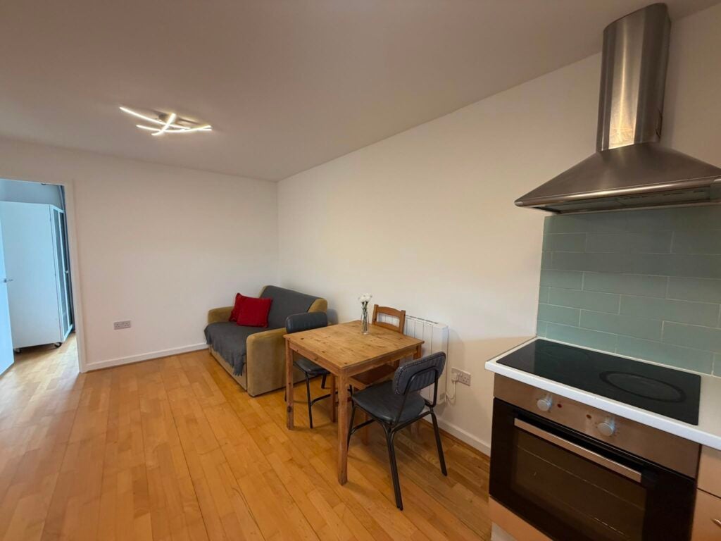 Flat Kennet Walk in Reading