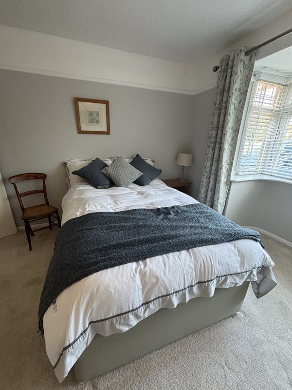 Room Winifred Road in Poole