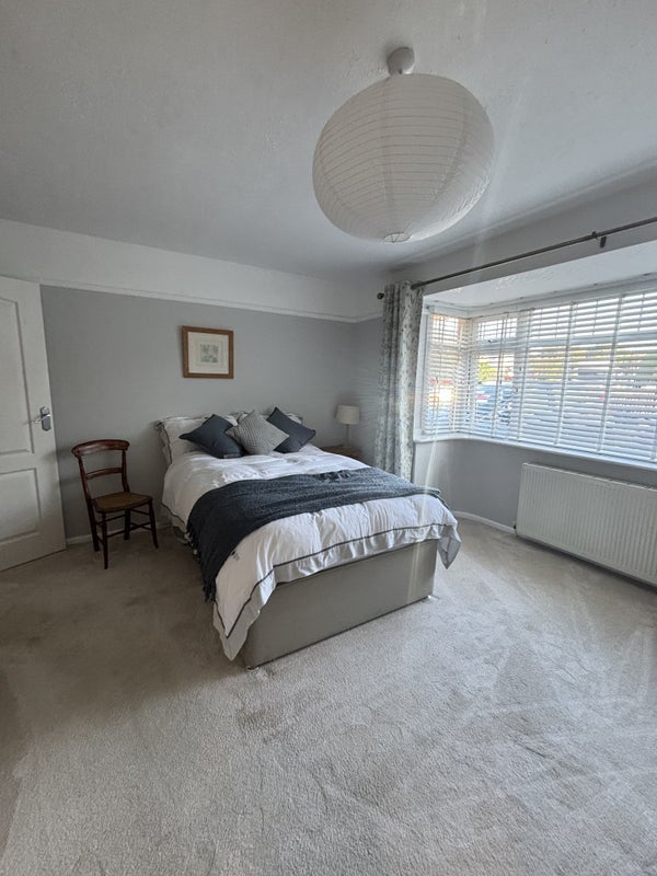 Room Winifred Road in Poole