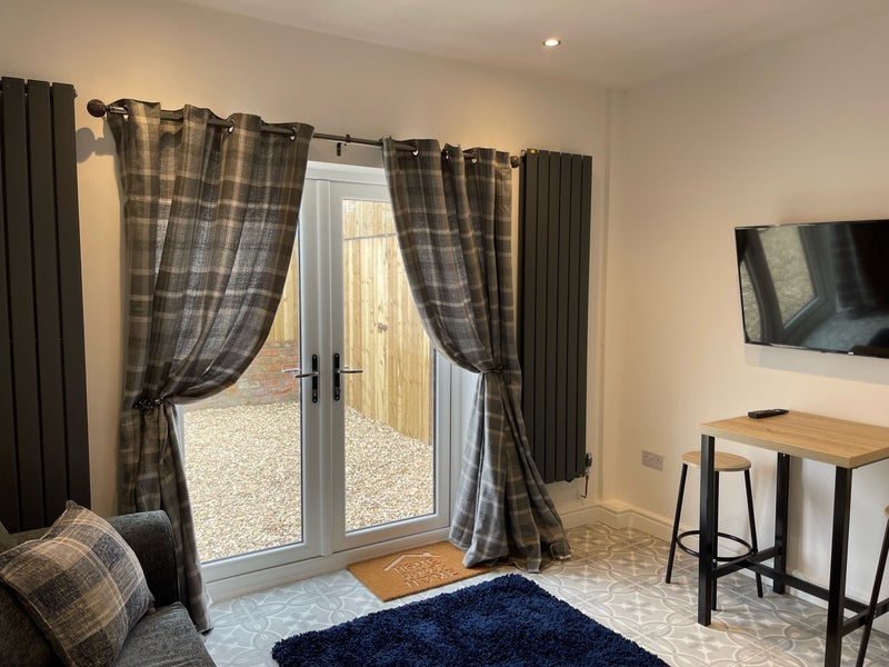 Room Universal Street in Cardiff
