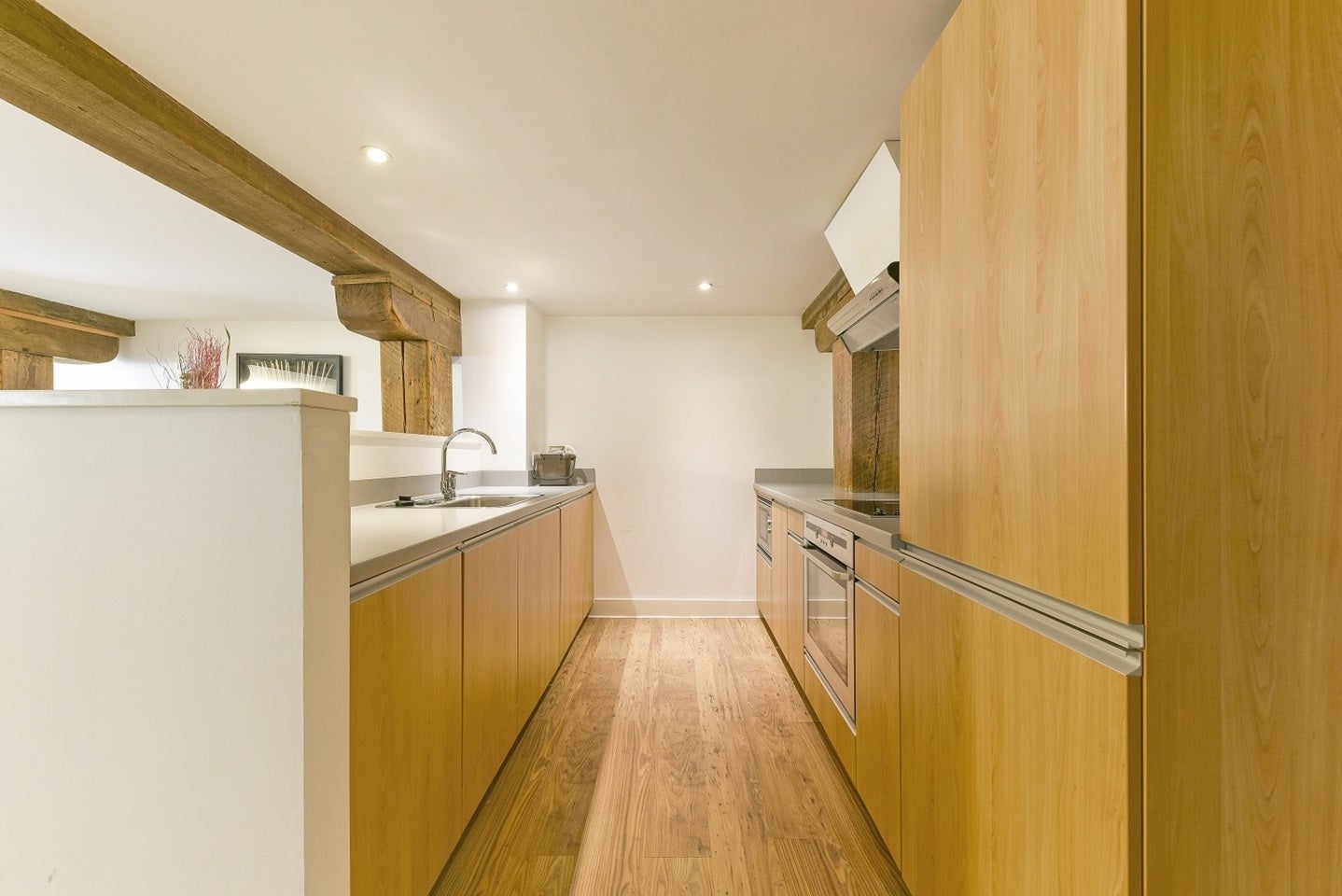 Flat Rotherhithe Street in Greater London