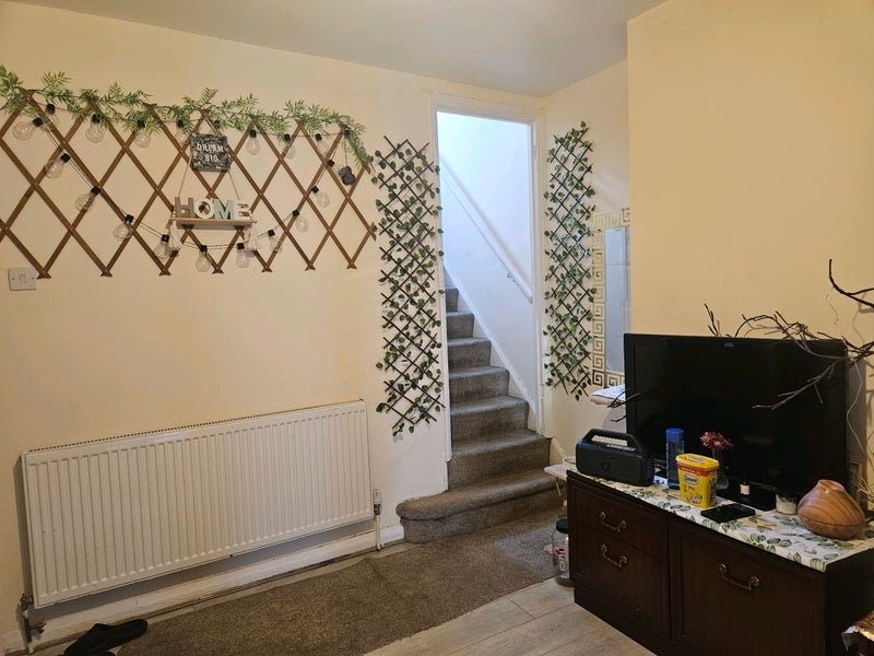 Room Chapman Road in Greater London