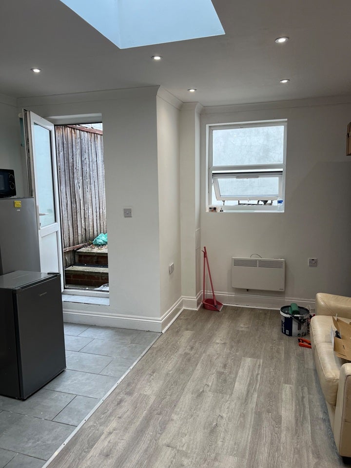 Flat Brookhill Road in Greater London