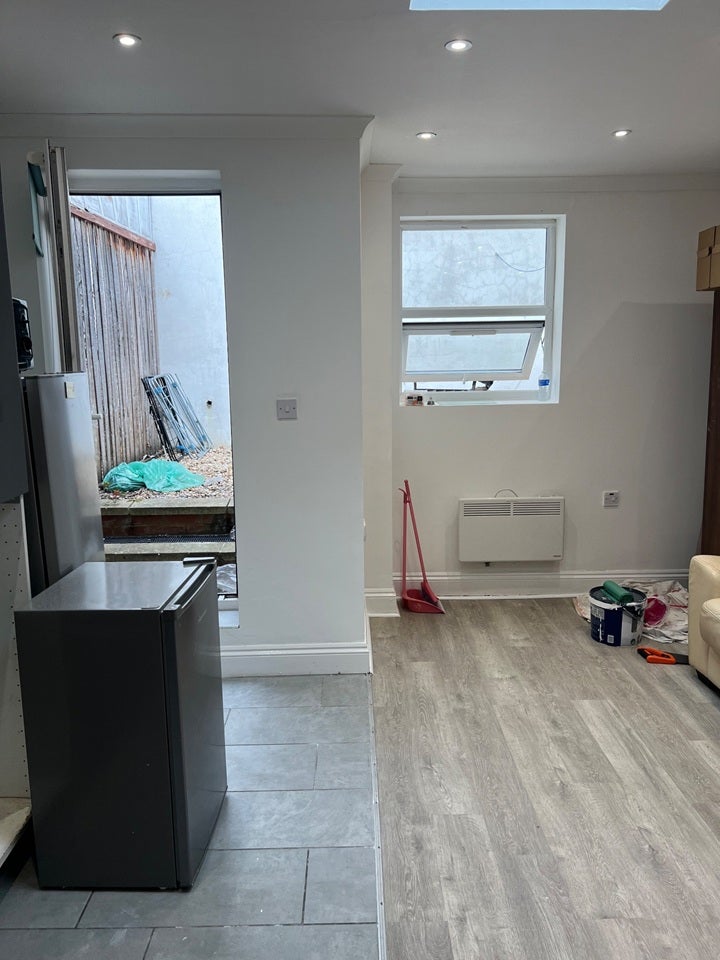 Flat Brookhill Road in Greater London