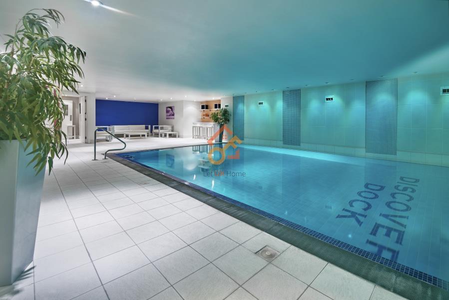 Flat South Quay Square in Greater London