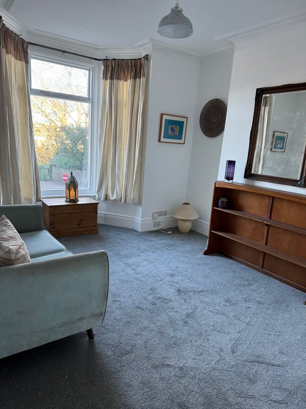Room Sharrow Vale Road in Sheffield