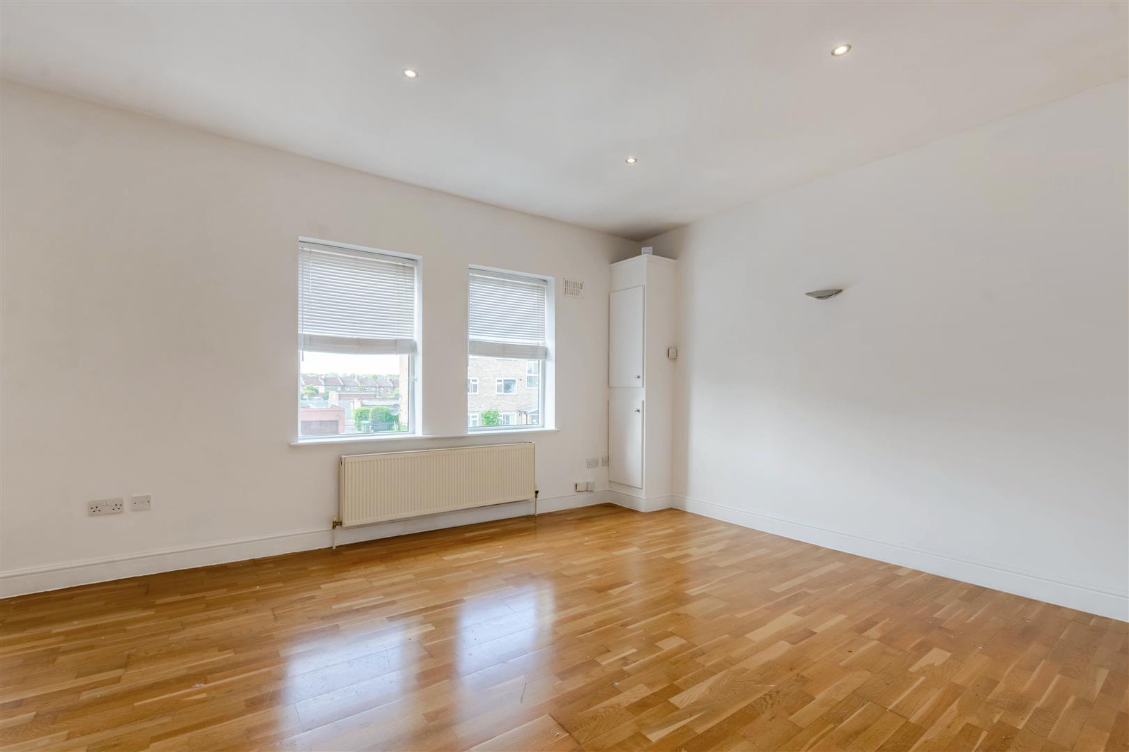 Flat Avery Hill Road in Greater London