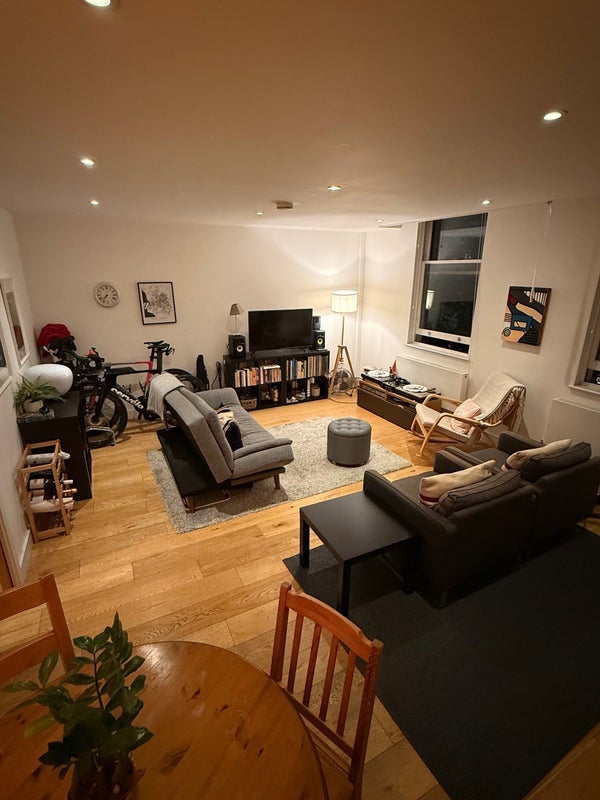 Flat Upper Street in Greater London