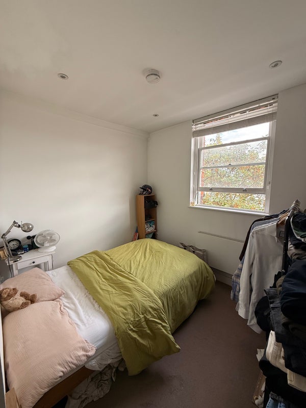 Flat Upper Street in Greater London