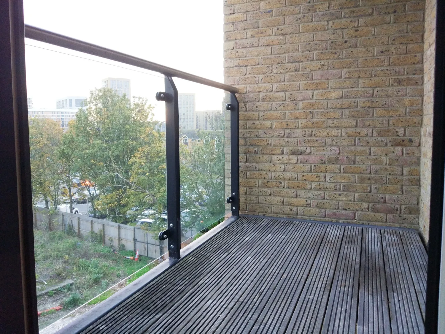 Flat Rossett Way in Greater London