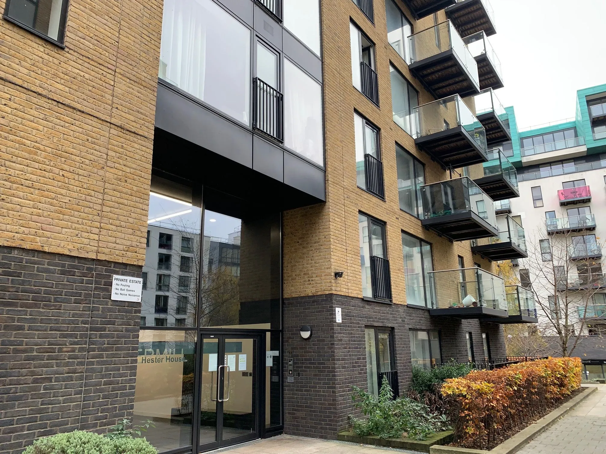 Flat Rossett Way in Greater London