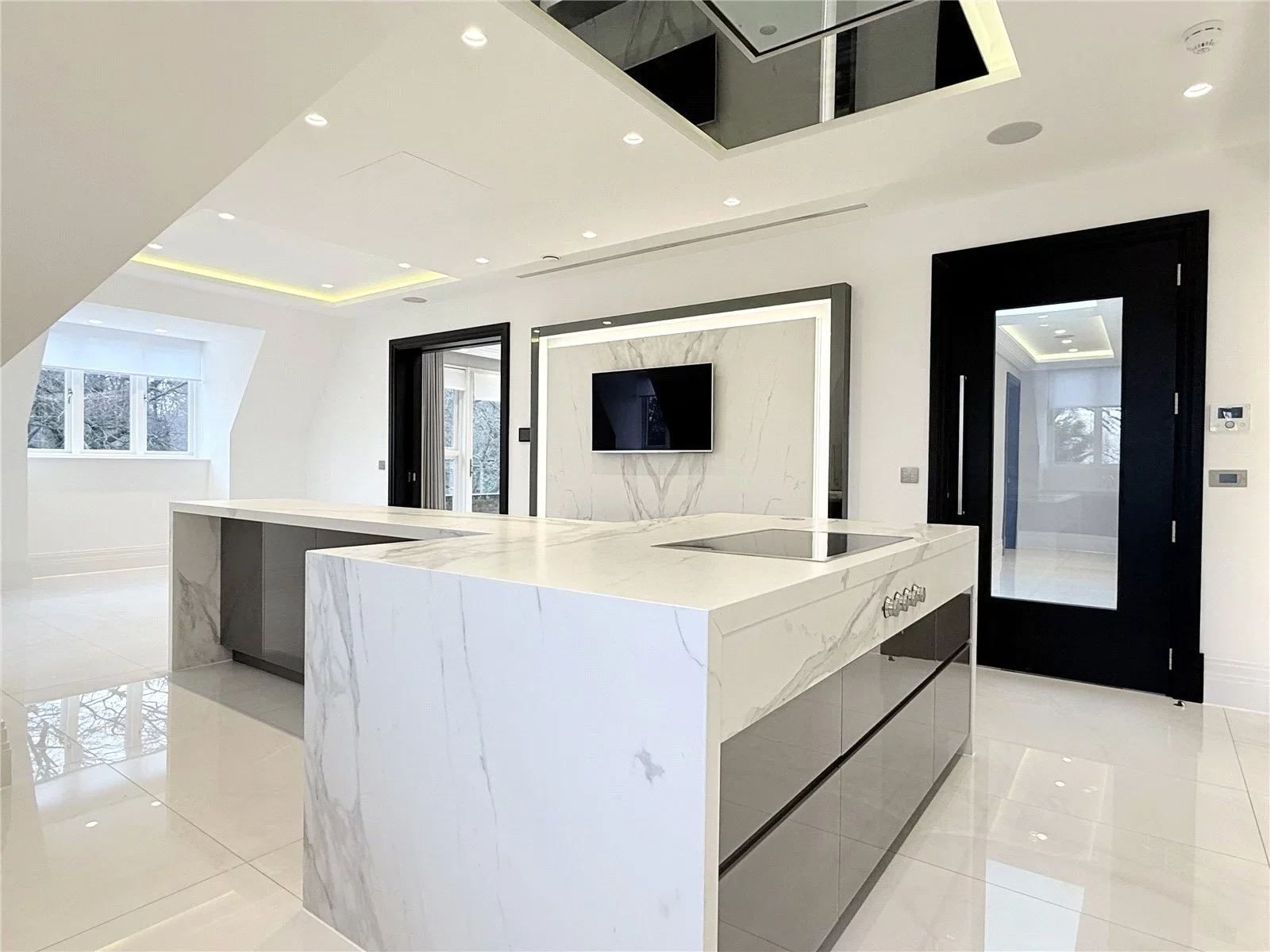 Flat Camlet Way in Greater London