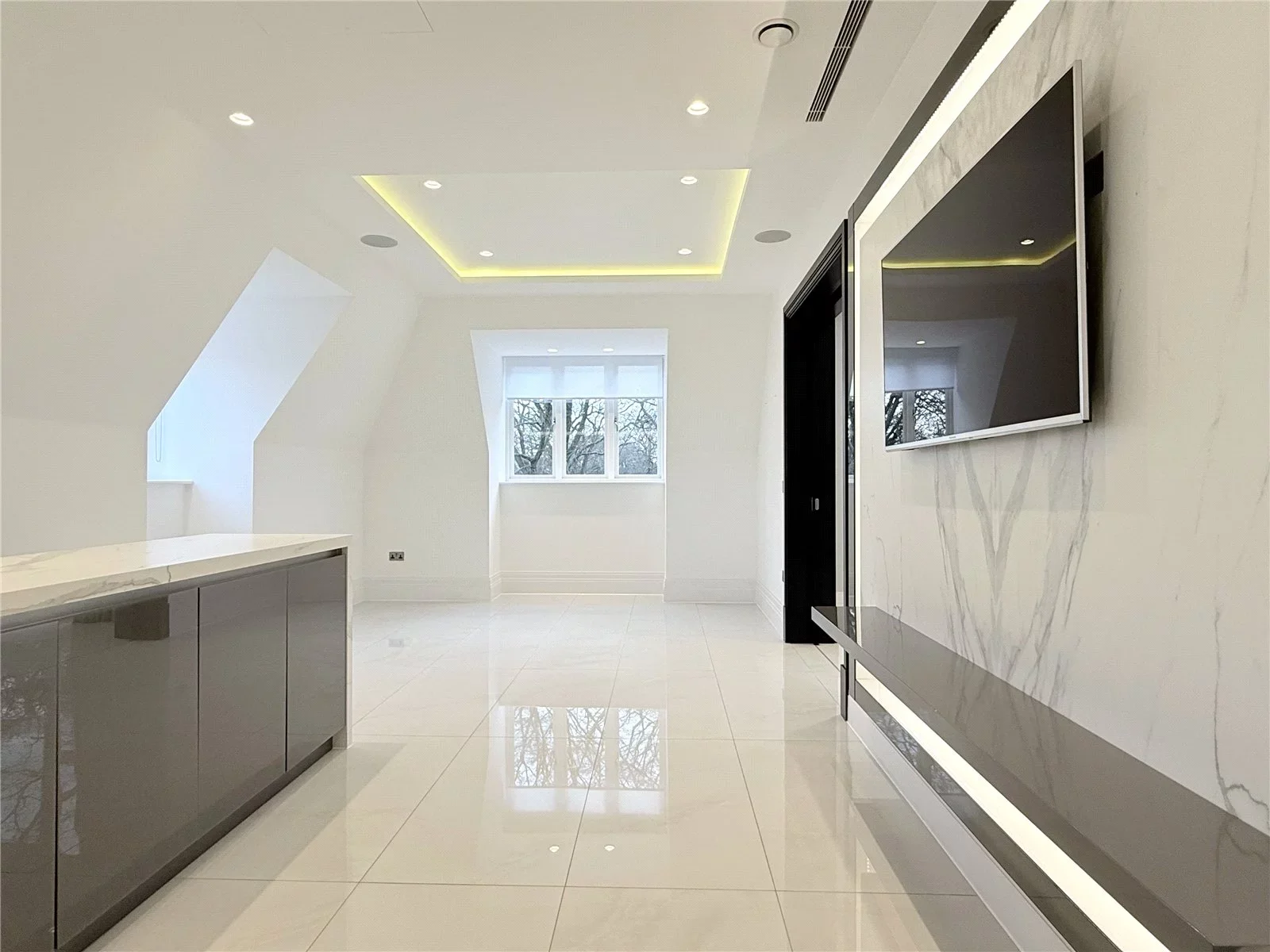 Flat Camlet Way in Greater London