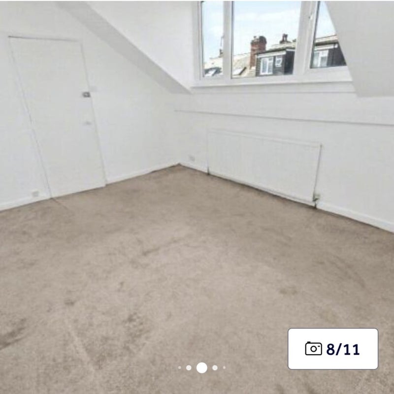 Room Mitford Place in Leeds