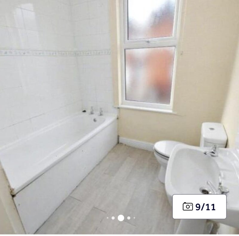 Room Mitford Place in Leeds
