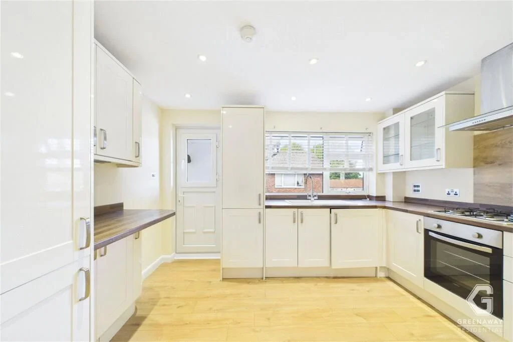 Flat Ladbroke Road in Reigate and Banstead