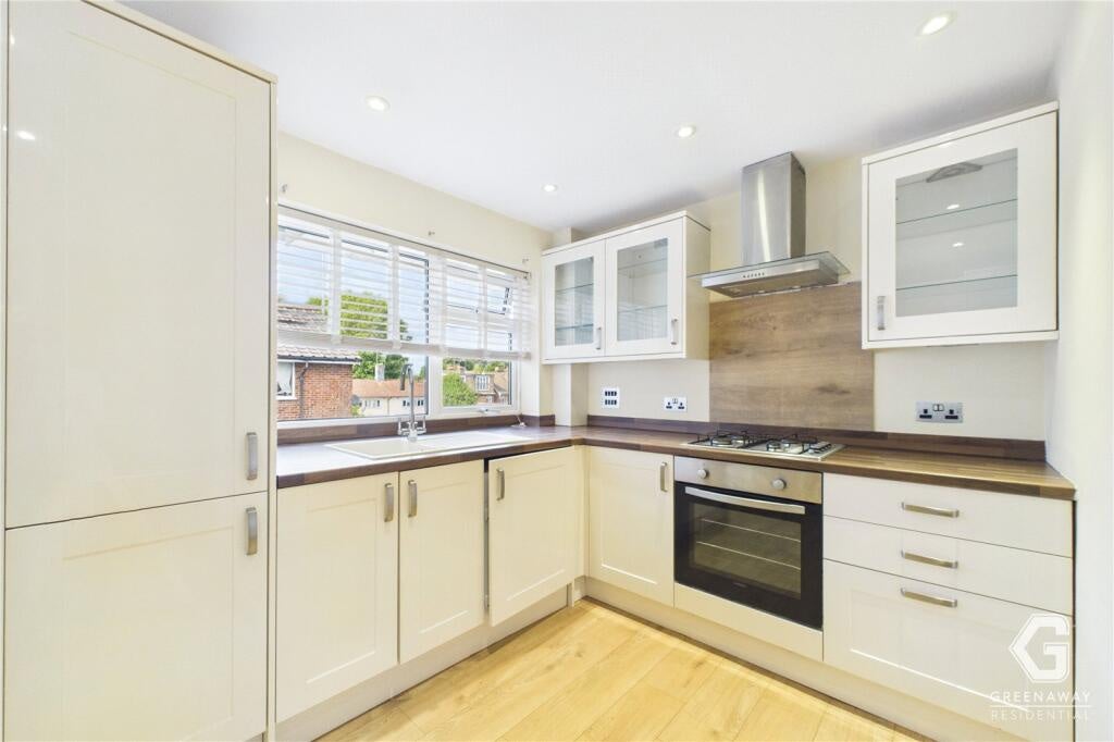 Flat Ladbroke Road in Reigate and Banstead