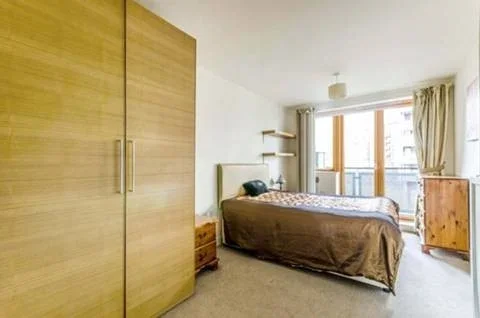 Flat Palmers Road in Greater London