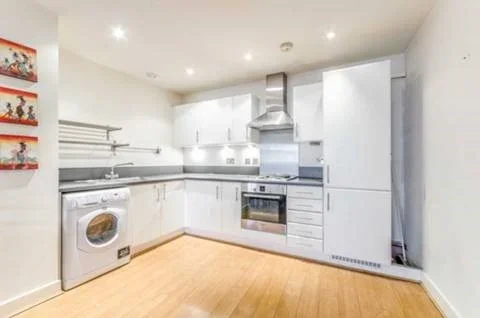 Flat Palmers Road in Greater London