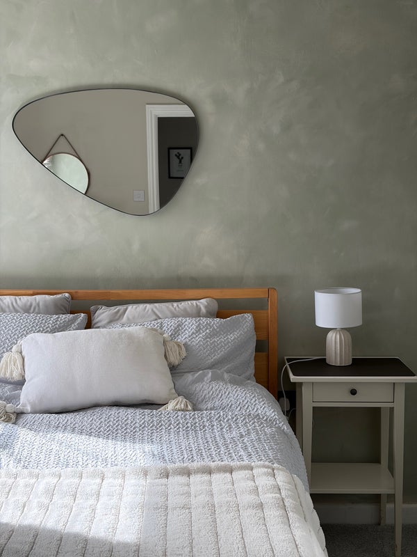 Room Brixey Road in Poole
