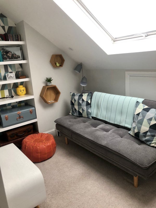 Room Leighton Road in Bristol