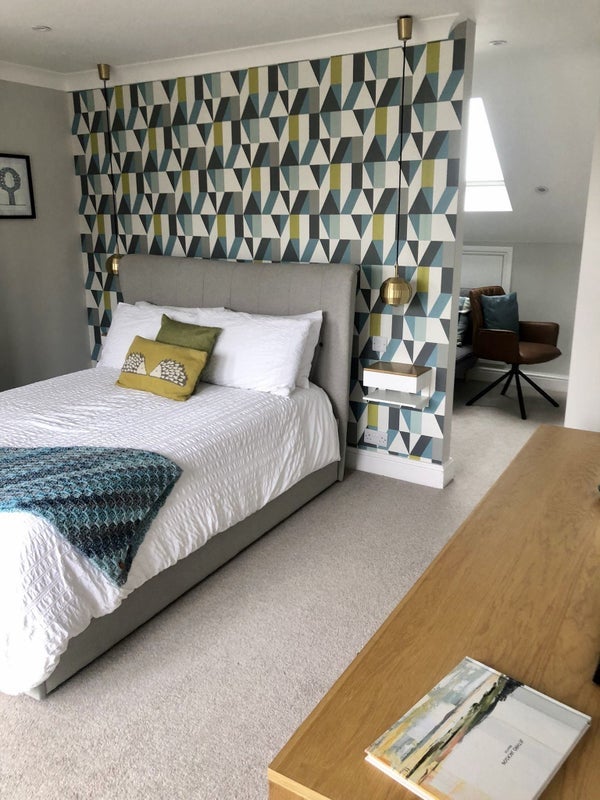 Room Leighton Road in Bristol
