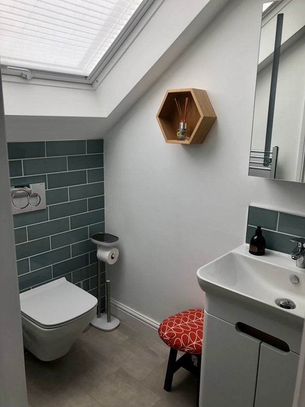 Room Leighton Road in Bristol